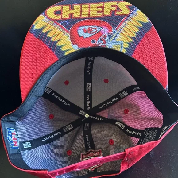 Sold out ‼️New Era Red Camo Snapback Cap - Picture 4 of 5